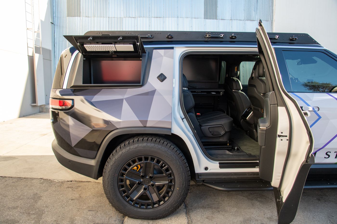 Amazon MGM Studios Rivian R1S and TAP build by DCE, photo 7