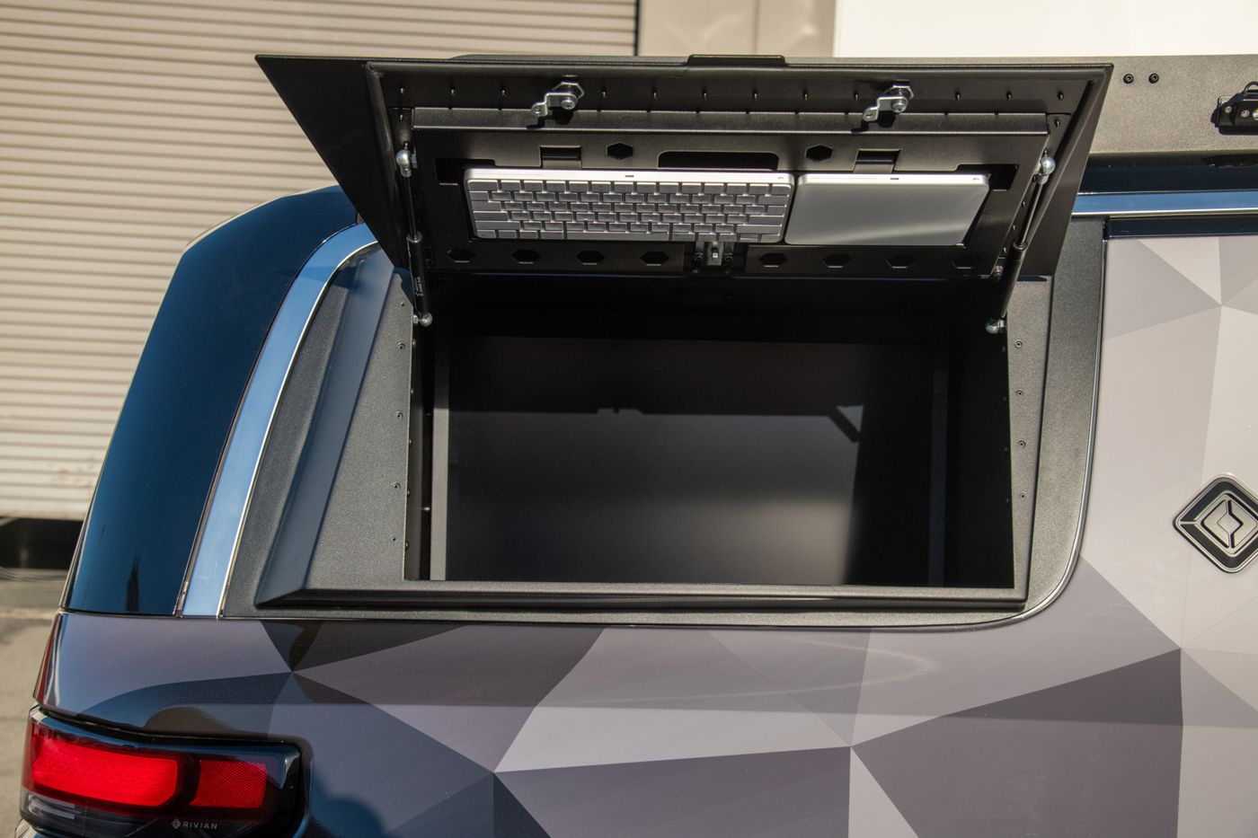 Amazon MGM Studios Rivian R1S and TAP build by DCE, photo 14