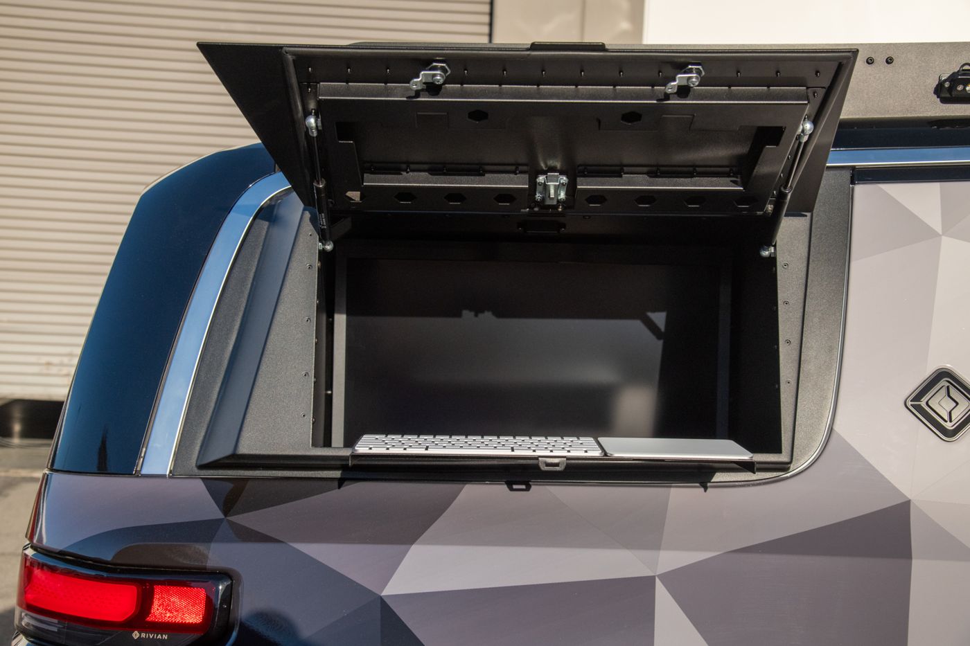 Amazon MGM Studios Rivian R1S and TAP build by DCE, photo 15