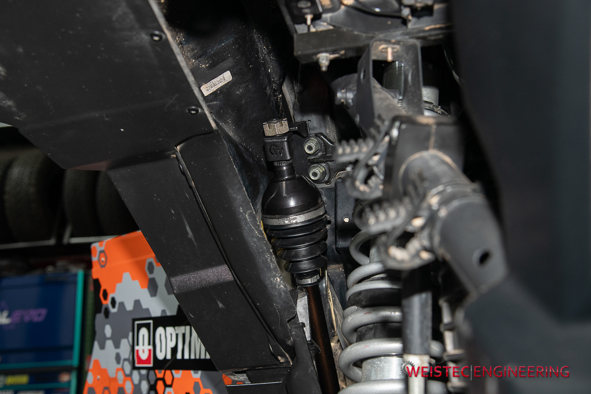 Weistec Can-Am Maverick X3 Spare Mounted Installed with Axle attached